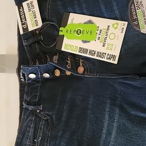 D. Jeans denim high waist Capri size 12